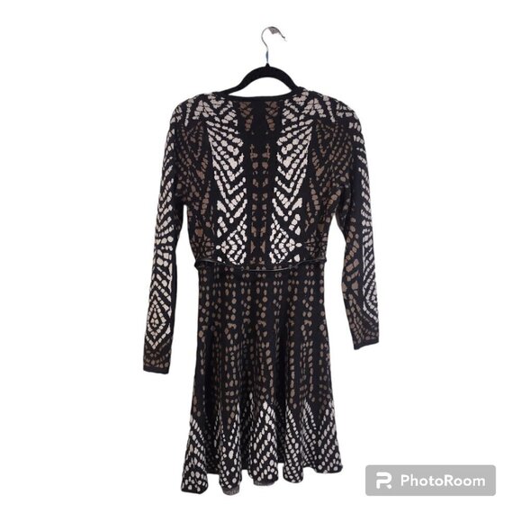 Carmen Marc Valvo Patterned Sweater Dress Petite Size Medium - Picture 3 of 8